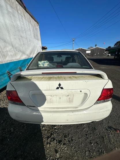 2004 Mitsubishi Lancer 4G15-G80177 WRECKING FOR PARTS ONLY