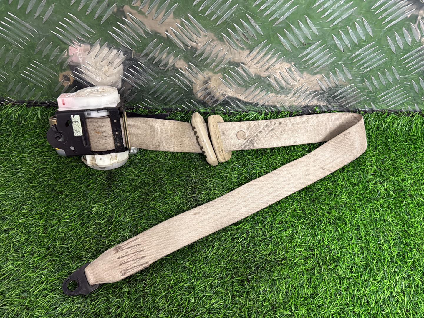 2002 - 2007 Mazda Demio Left Front Seat Belt T89339T