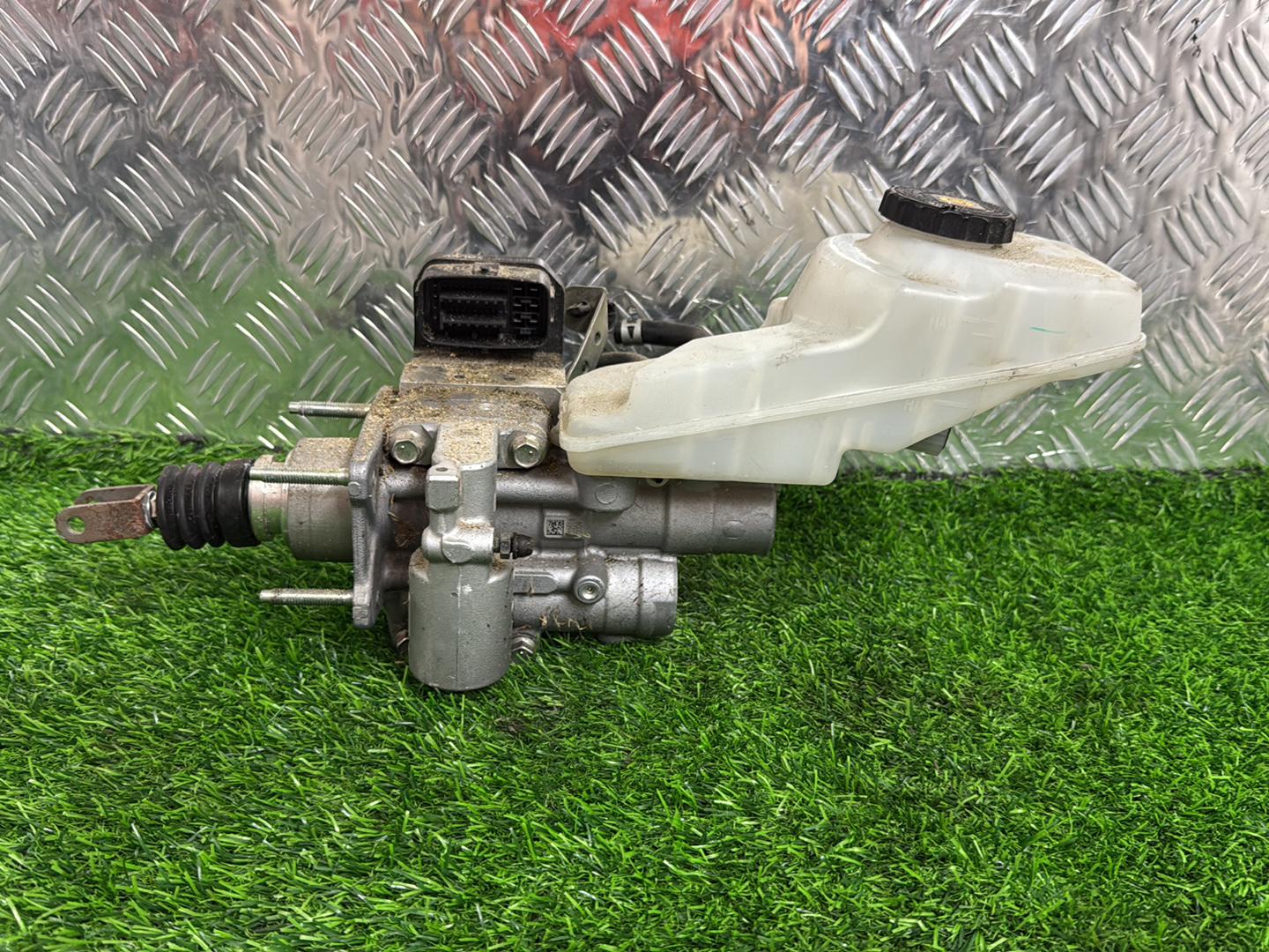 Toyota Corolla ABS Pump/Modulator 47210-12530