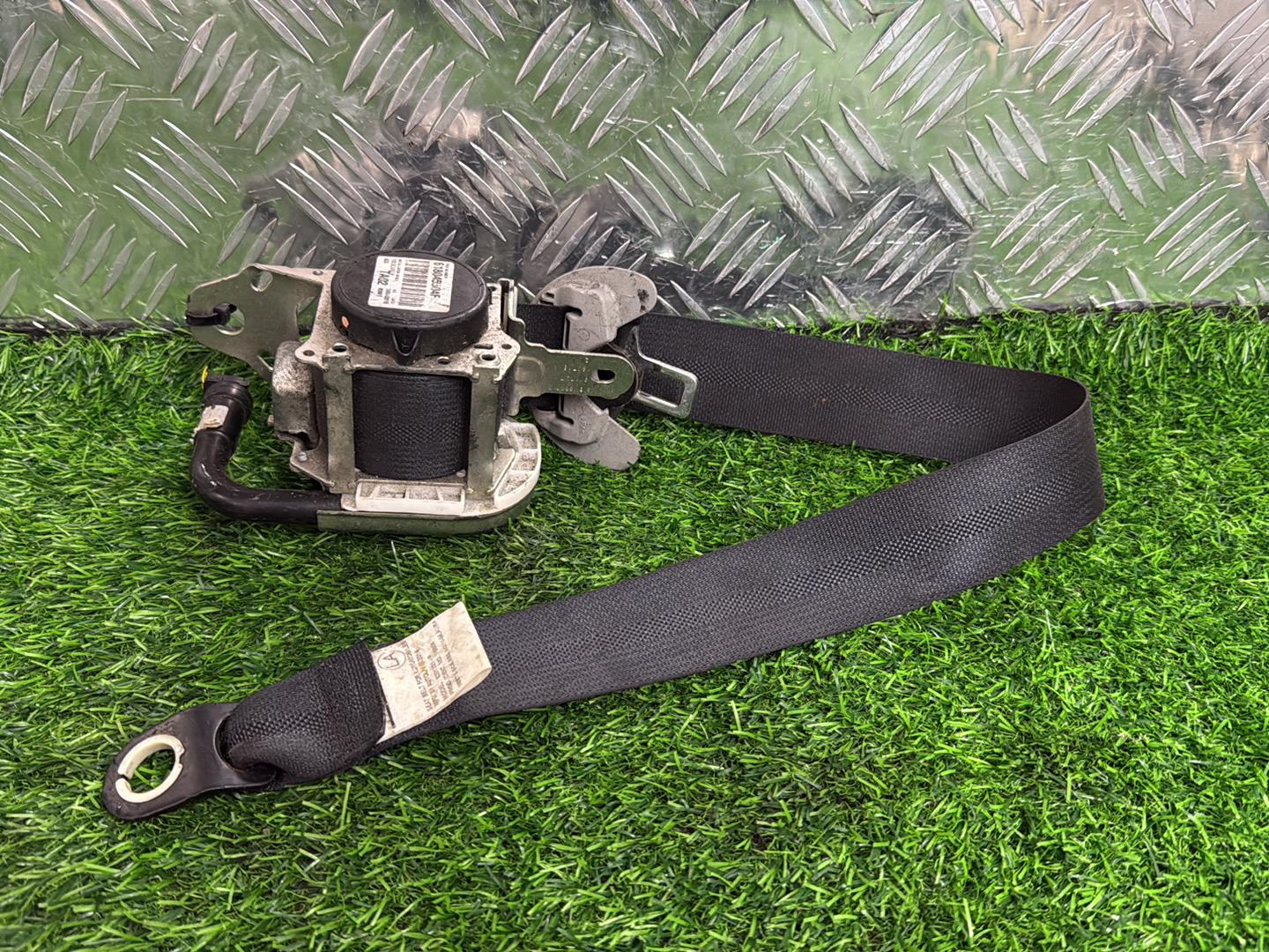 2012 - 2015 Toyota Camry Left Front Seat Belt 6201321-P