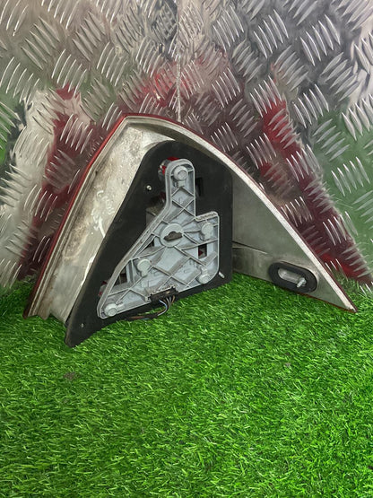 2000 - 2007 Mercedes-Benz C-Class Left Taillight 2038200164