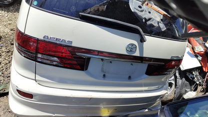 2004 Toyota Estima 2AZ-B085911 WRECKING FOR PARTS ONLY