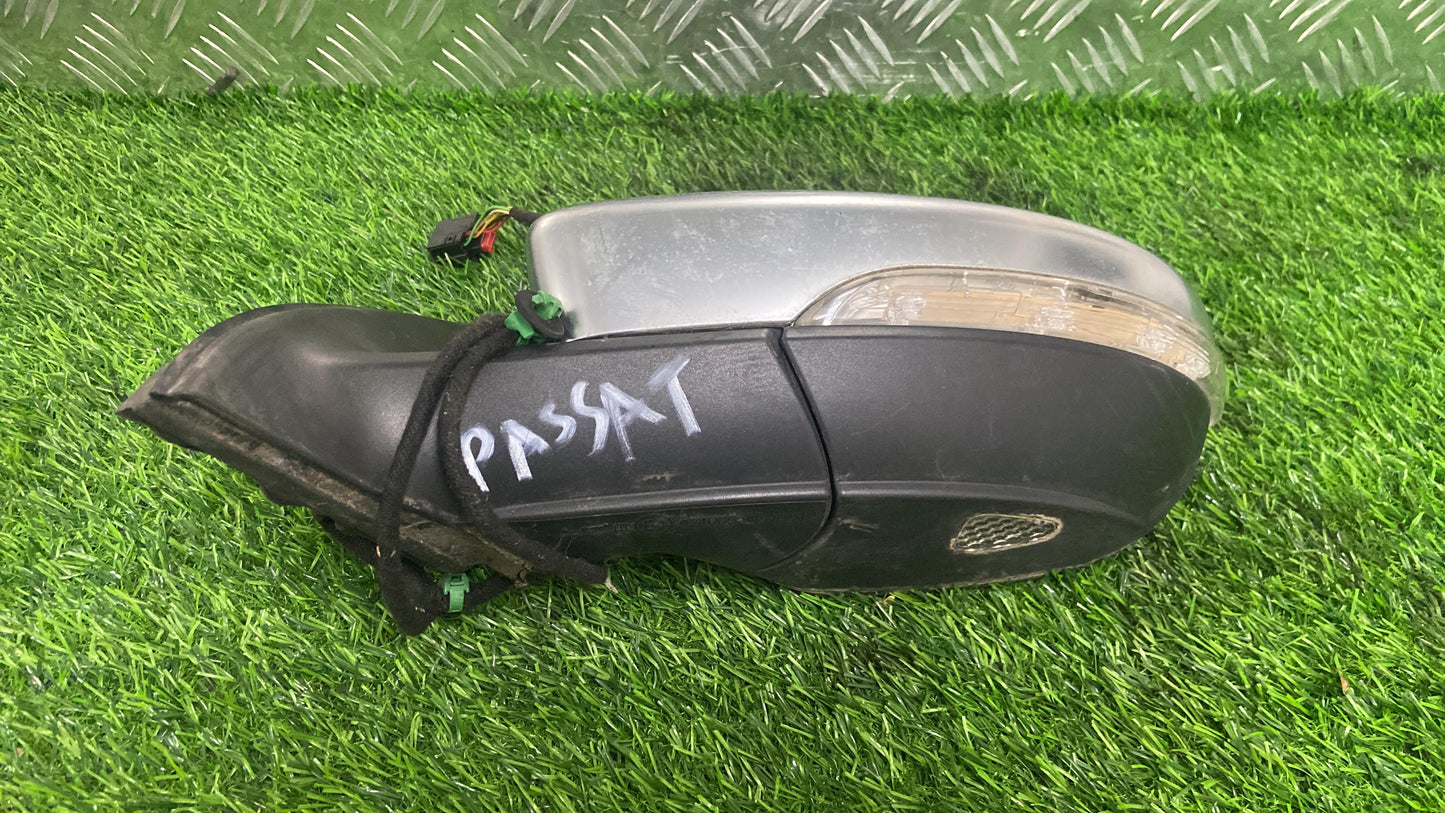 2010 - 2015 Volkswagen Passat Left Door Mirror 7 wire