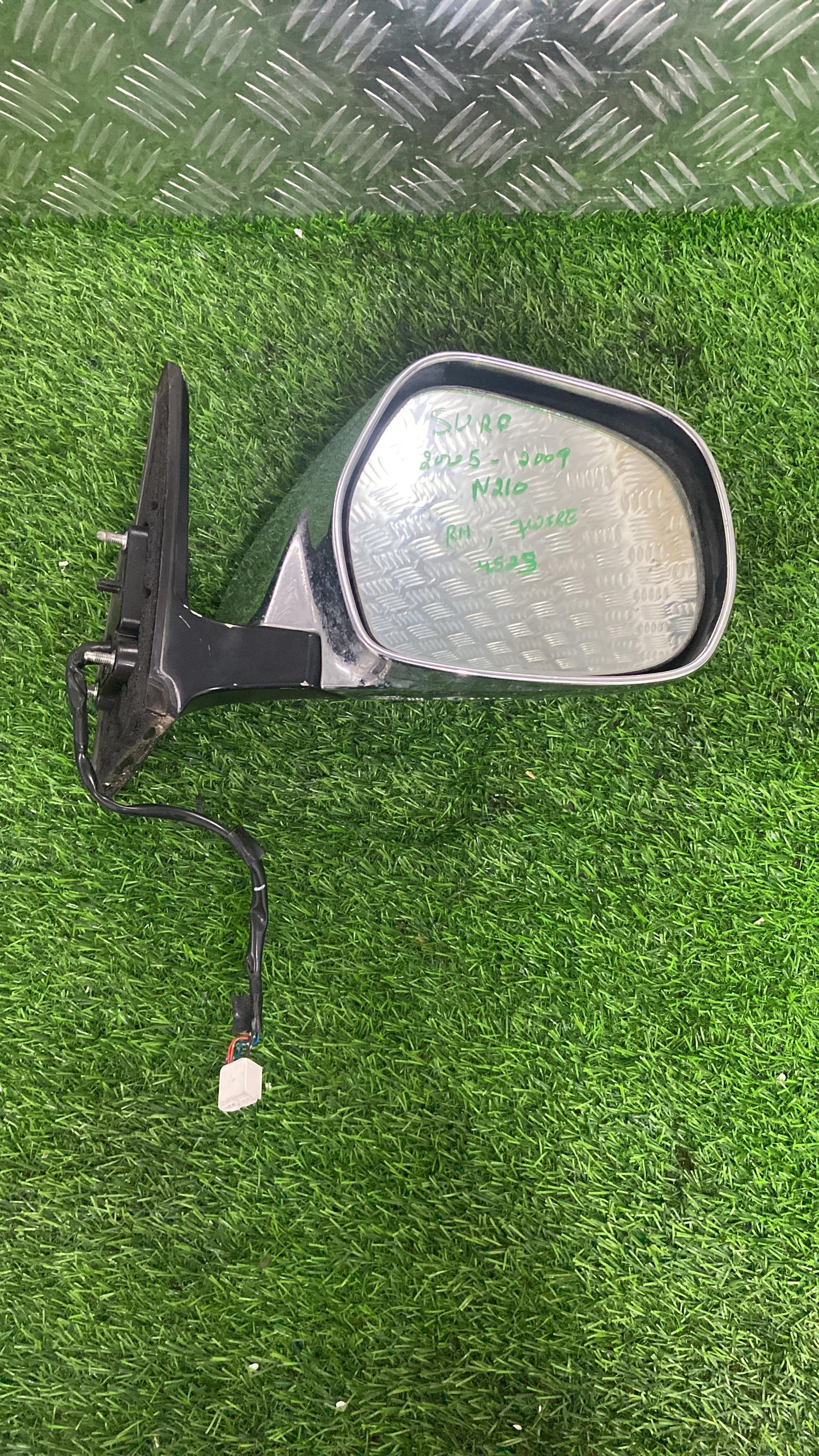 2002 - 2008 Toyota Hilux Right Door Mirror