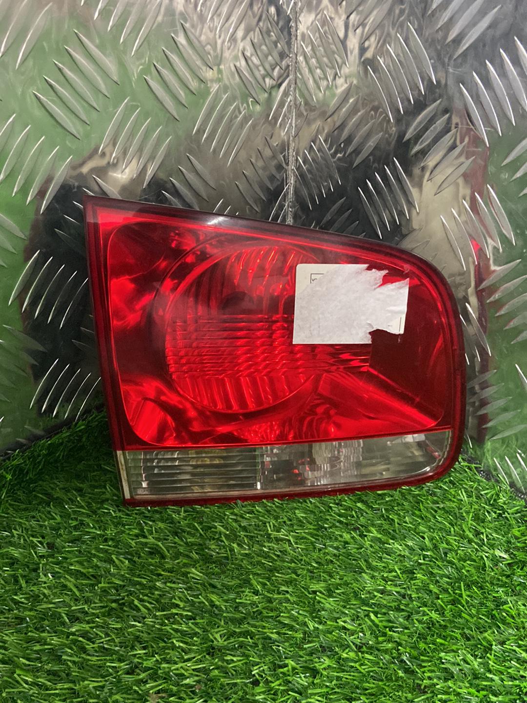 2002 - 2010 Volkswagen Touareg Left Tailgate Light 28269003