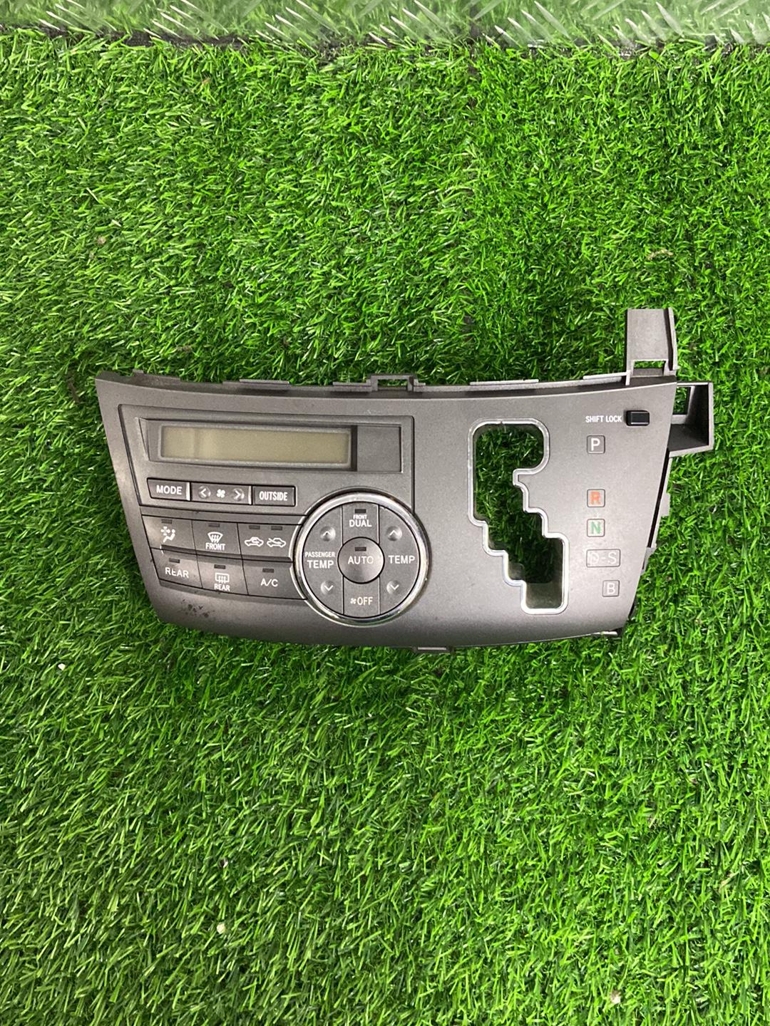 2006 - 2019 Toyota Estima Heater/AC Controls 55900-28C02
