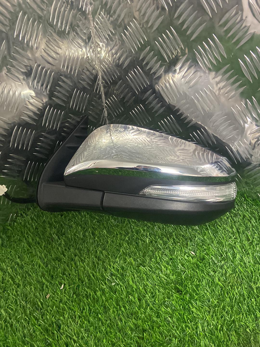 2015 - 2025 Toyota Hilux Left Door Mirror 5 WIRE TYPE