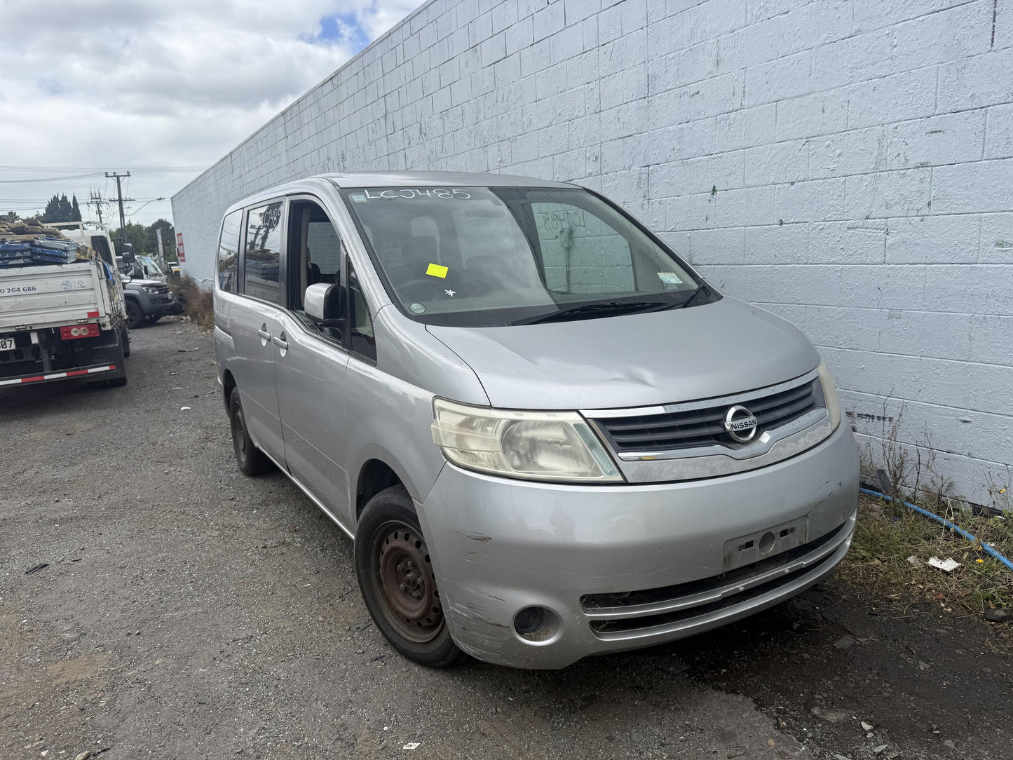 2006 Nissan Serena MR20-208299A WRECKING FOR PARTS ONLY