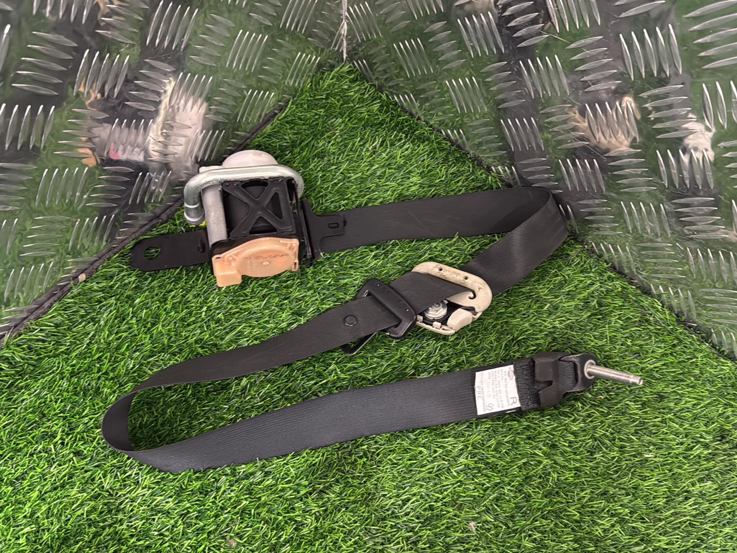 Nissan Elgrand Right Front Seat Belt TK-AB2-G1969
