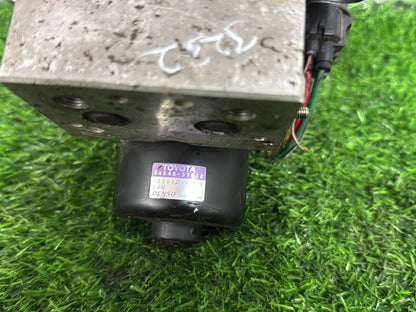 1999 - 2004 Toyota Dyna ABS Pump/Modulator 44540-37010
