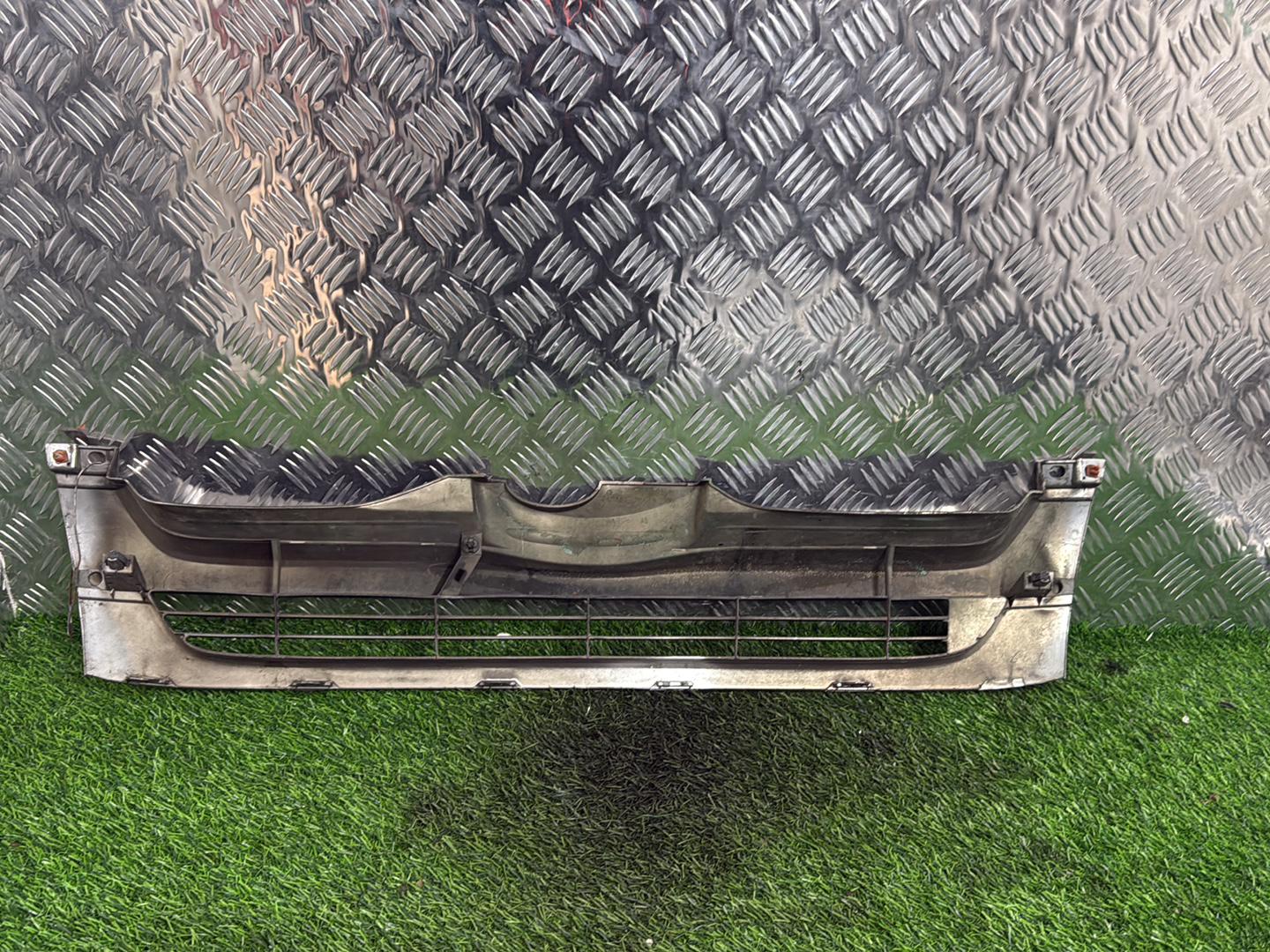 2007 - 2007 Toyota Hiace Grille Narrow Body Type 53100-26310