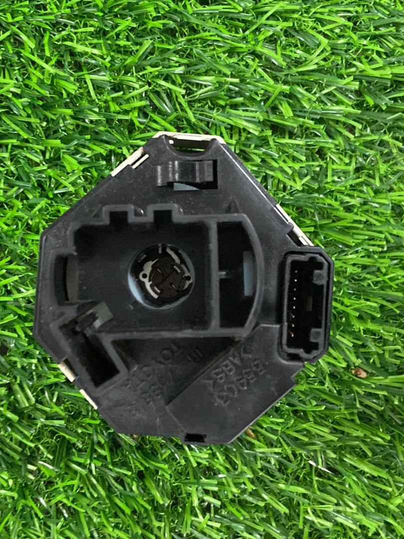 2005 - 2011 Toyota Yaris Heater Controls 758734
