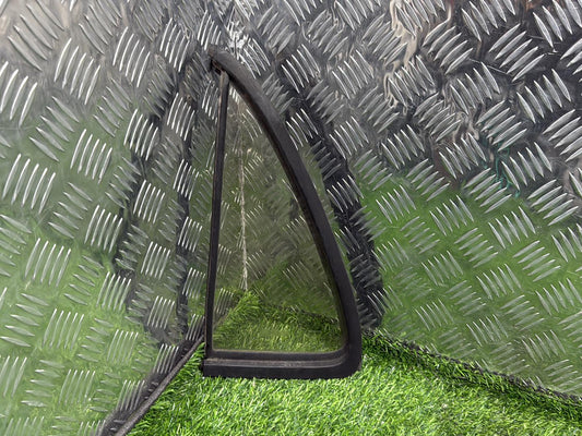 Toyota Hilux Surf Left Rear Quarter Door Glass M283 Clear Tint