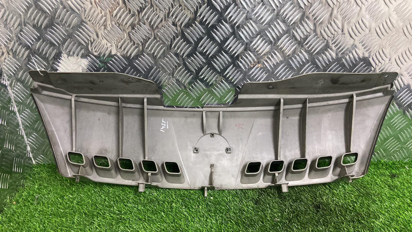 2005 - 2010 Nissan Serena Grille 62310CY301