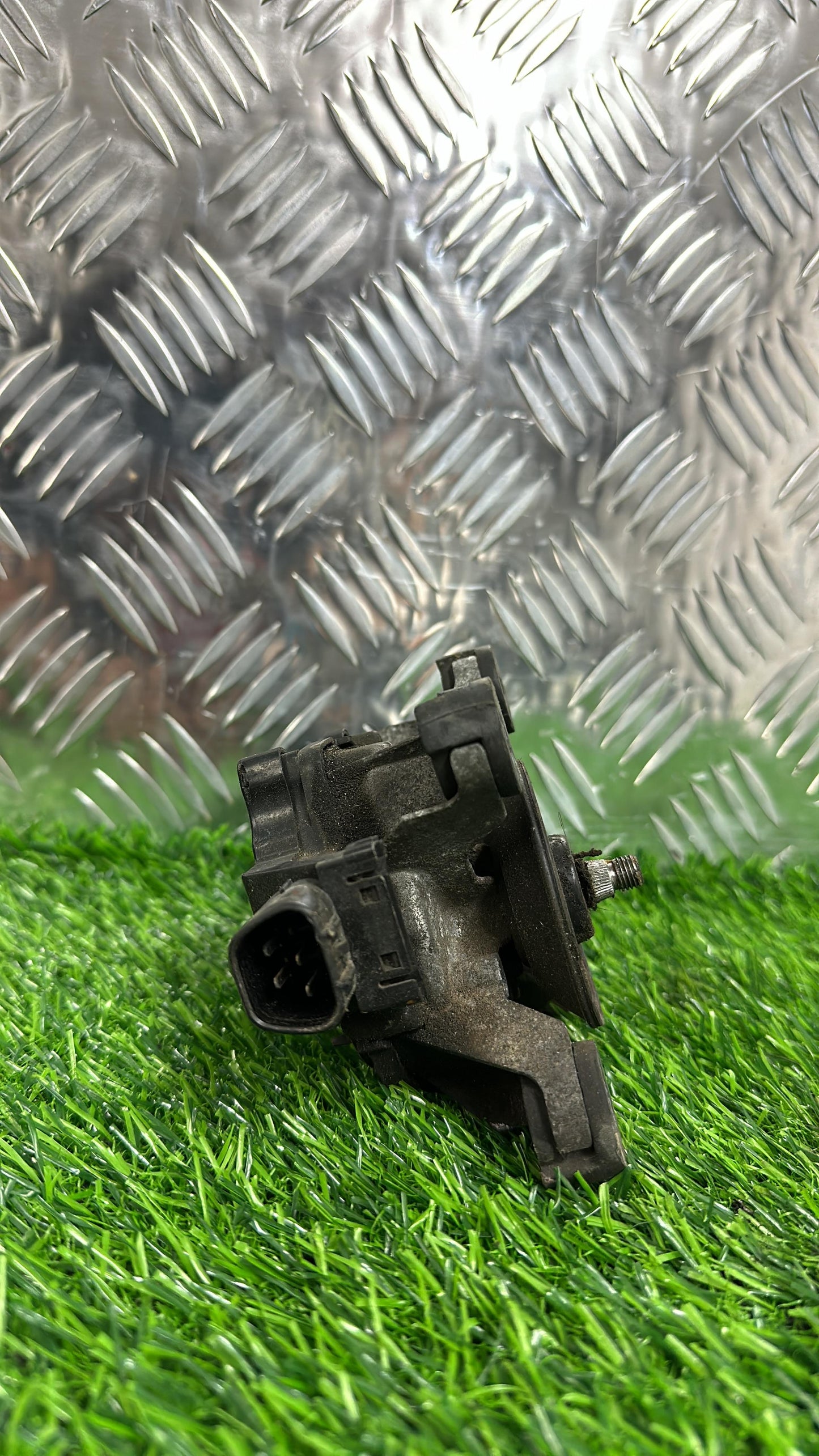 1996 - 2002 Toyota Land Cruiser Wiper Motor 85110-60240