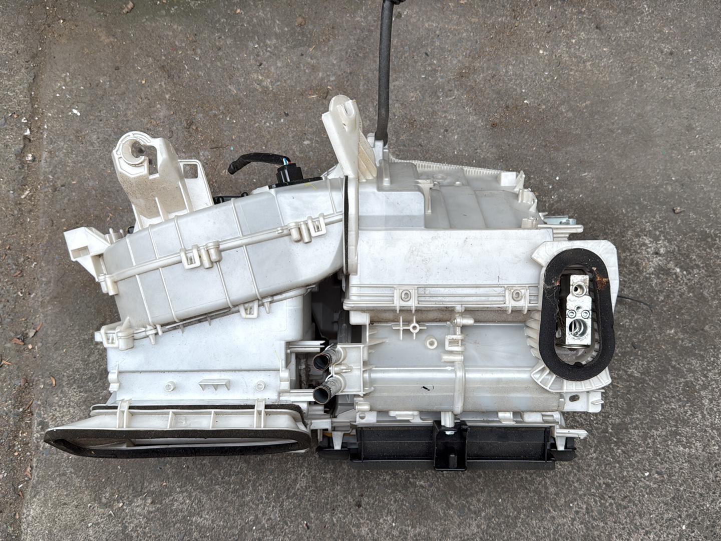 Toyota Hiace Heater Box 87050-28010