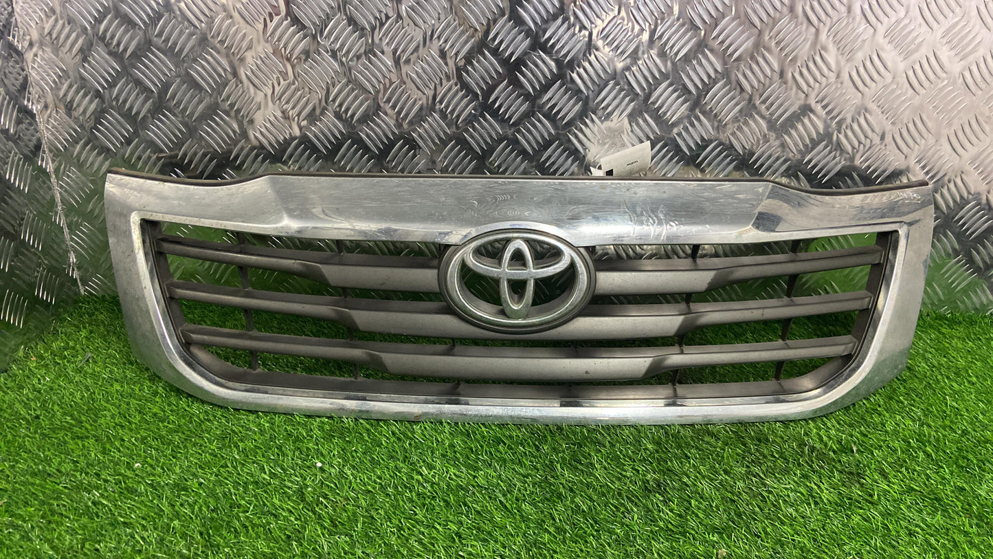 2005 - 2015 Toyota Hilux Grille 53100-0K610