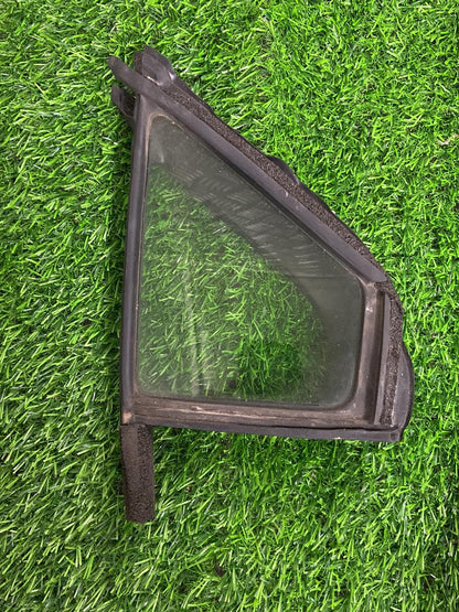 2011 - 2021 Toyota Aqua Right Front Quarter Door Glass M2H3