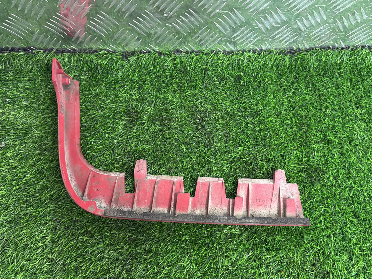1990 - 2012 Mitsubishi L300 Right Headlight Bracket 120-37615