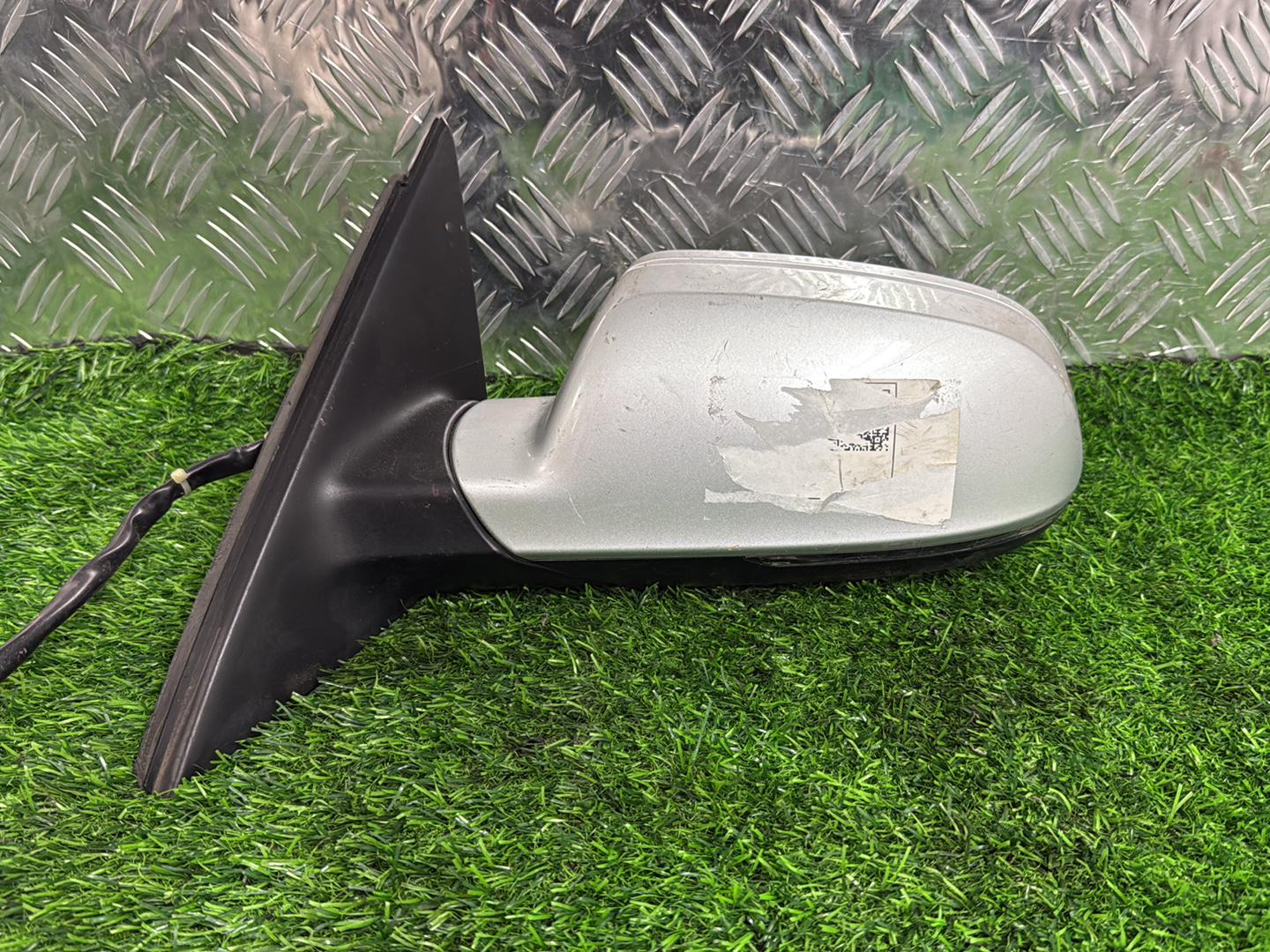 2008 - 2015 Audi A4 Left Door Mirror 2 Plug 10+2