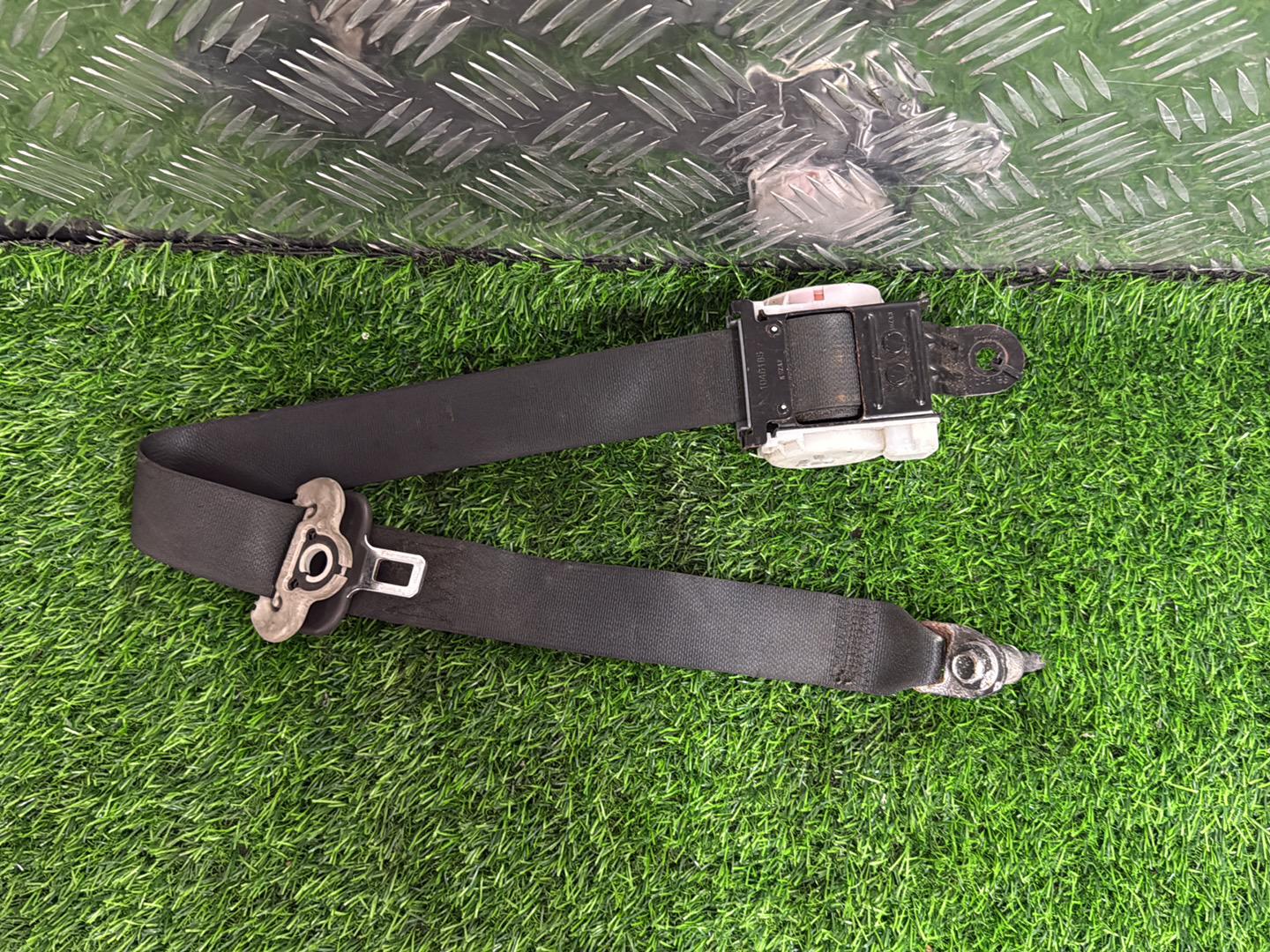 2006 - 2014 Nissan Navara Left Rear Seat Belt TTC-AH0-G2057