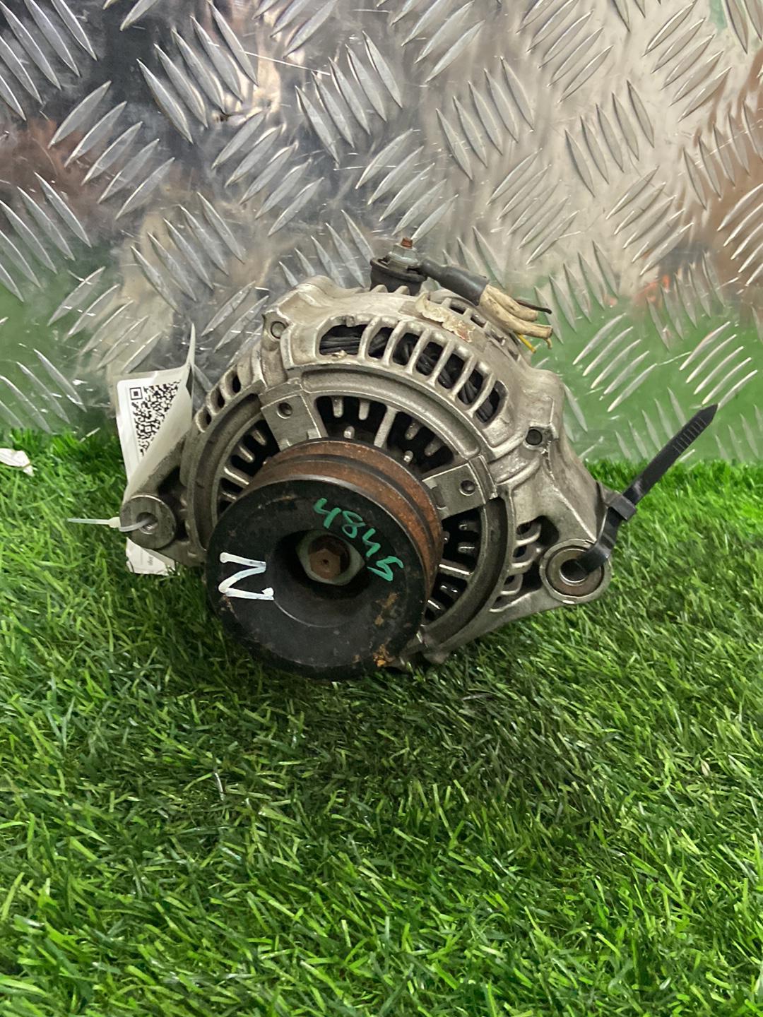 1995 - 2002 Toyota Granvia Alternator 2706067040
