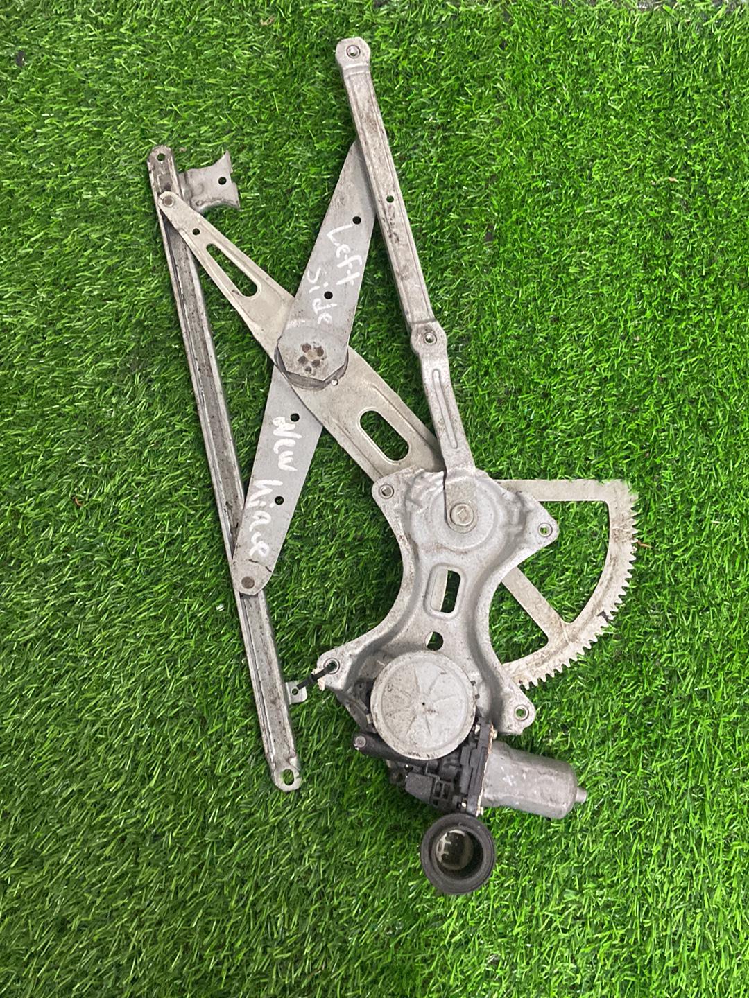 2004 - 2019 Toyota Hiace Left Front Window Regulator/Motor 6 PIN TYPE