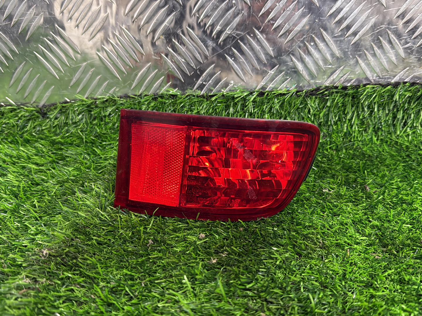 2003 - 2009 Toyota Land Cruiser Prado Right Rear Reflector Light STANLEY 60-98