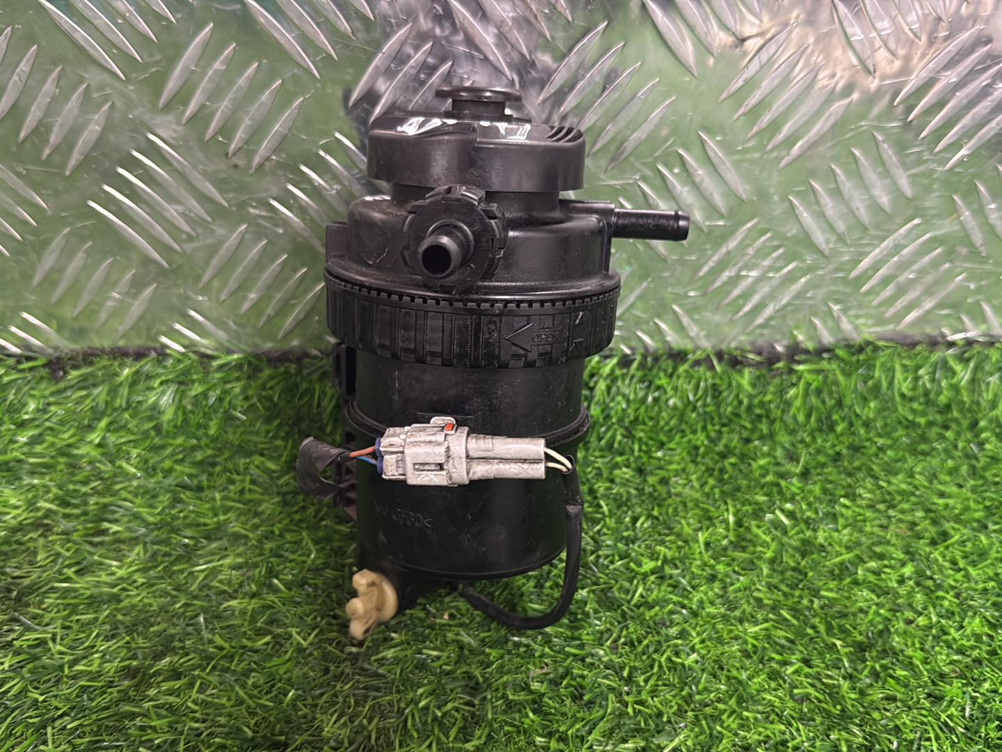 2010 - 2015 Toyota Hilux Fuel Filter 23300-0L050