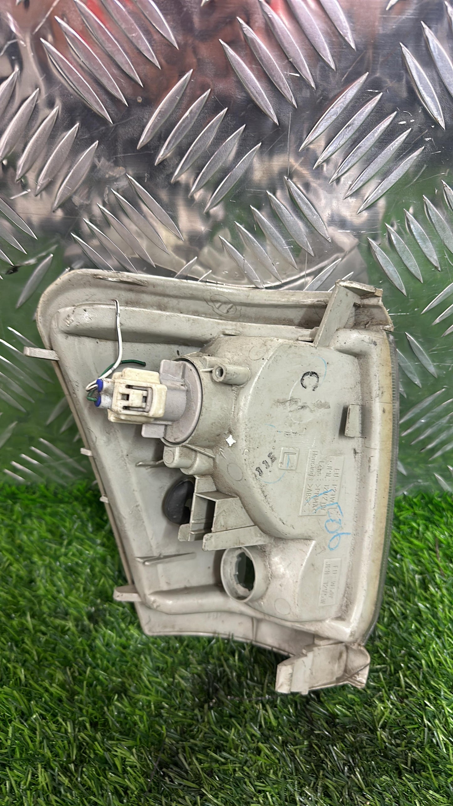 1997 - 2005 Toyota Hilux Left Indicator KOITO 35-70