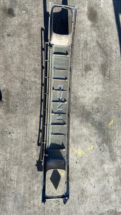 1989 - 1998 Toyota Hiace Grille 53100-95J17
