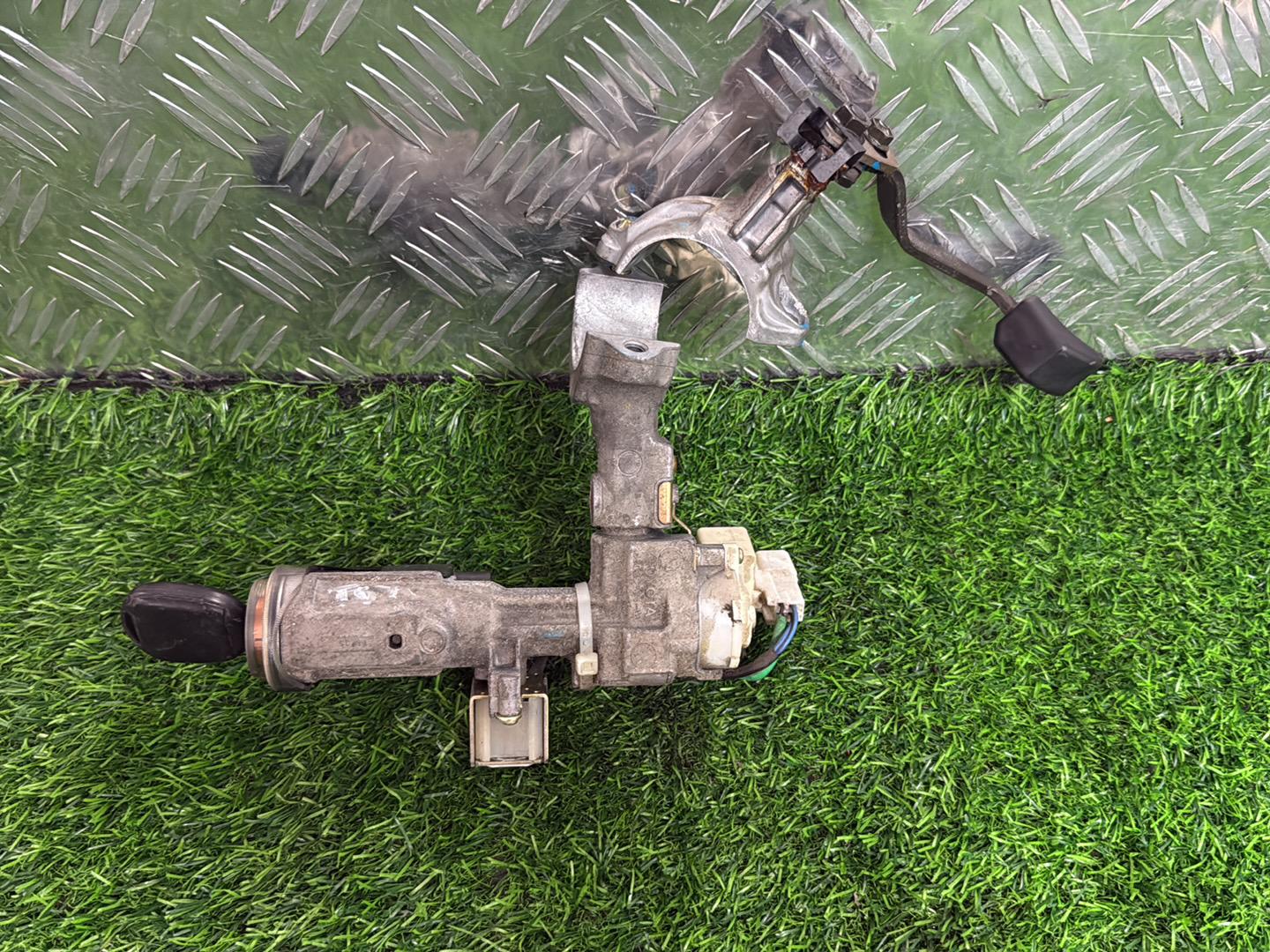 2003 - 2008 Toyota Land Cruiser Prado Ignition With Key 45020-35-12