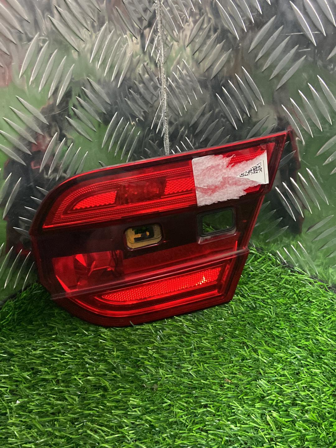2007 - 2015 Jaguar XF Right Tailgate Light CX23-15K272-AA