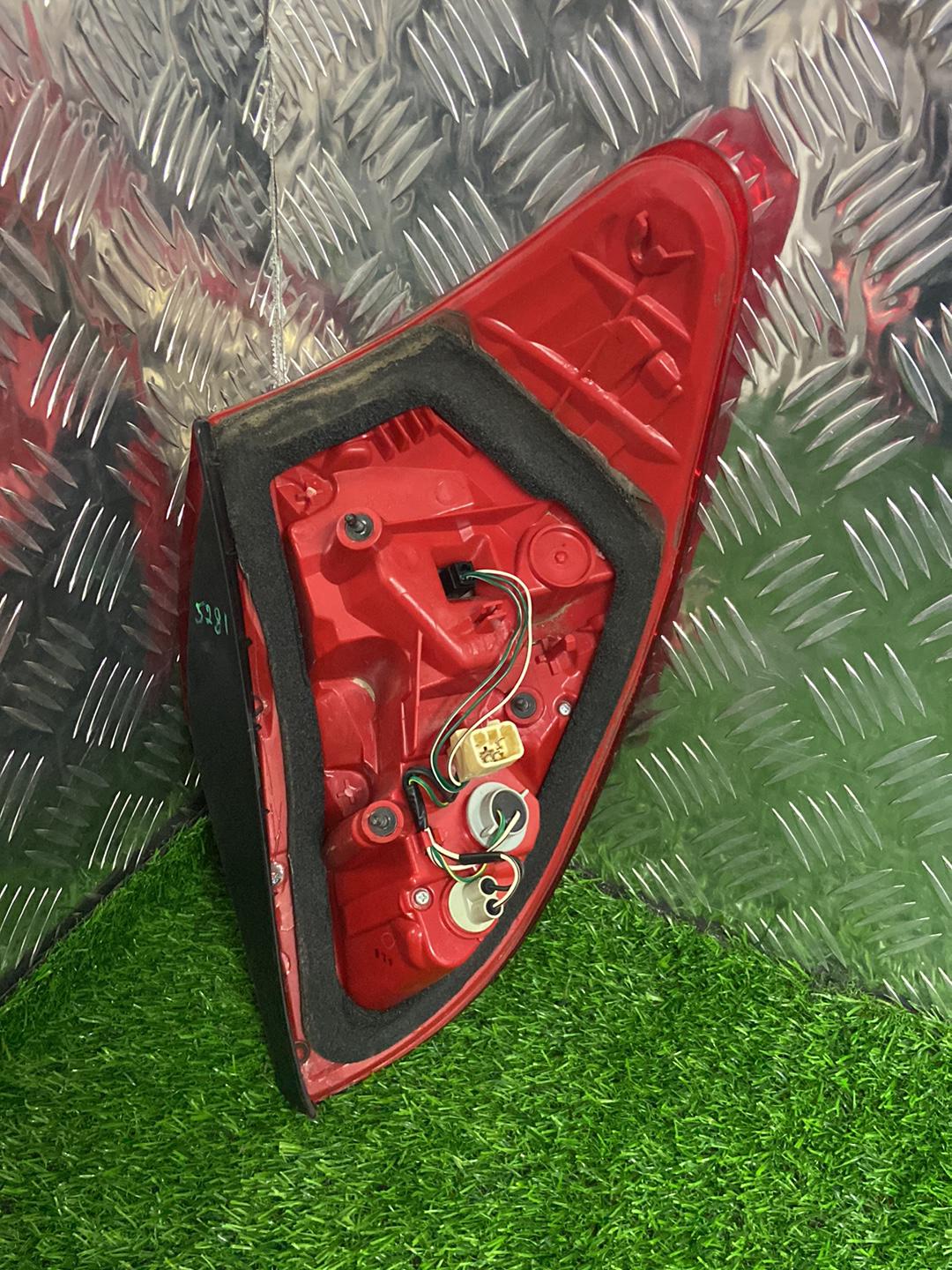2005 - 2012 Toyota Vanguard Left Taillight ICHIKOH 42-45