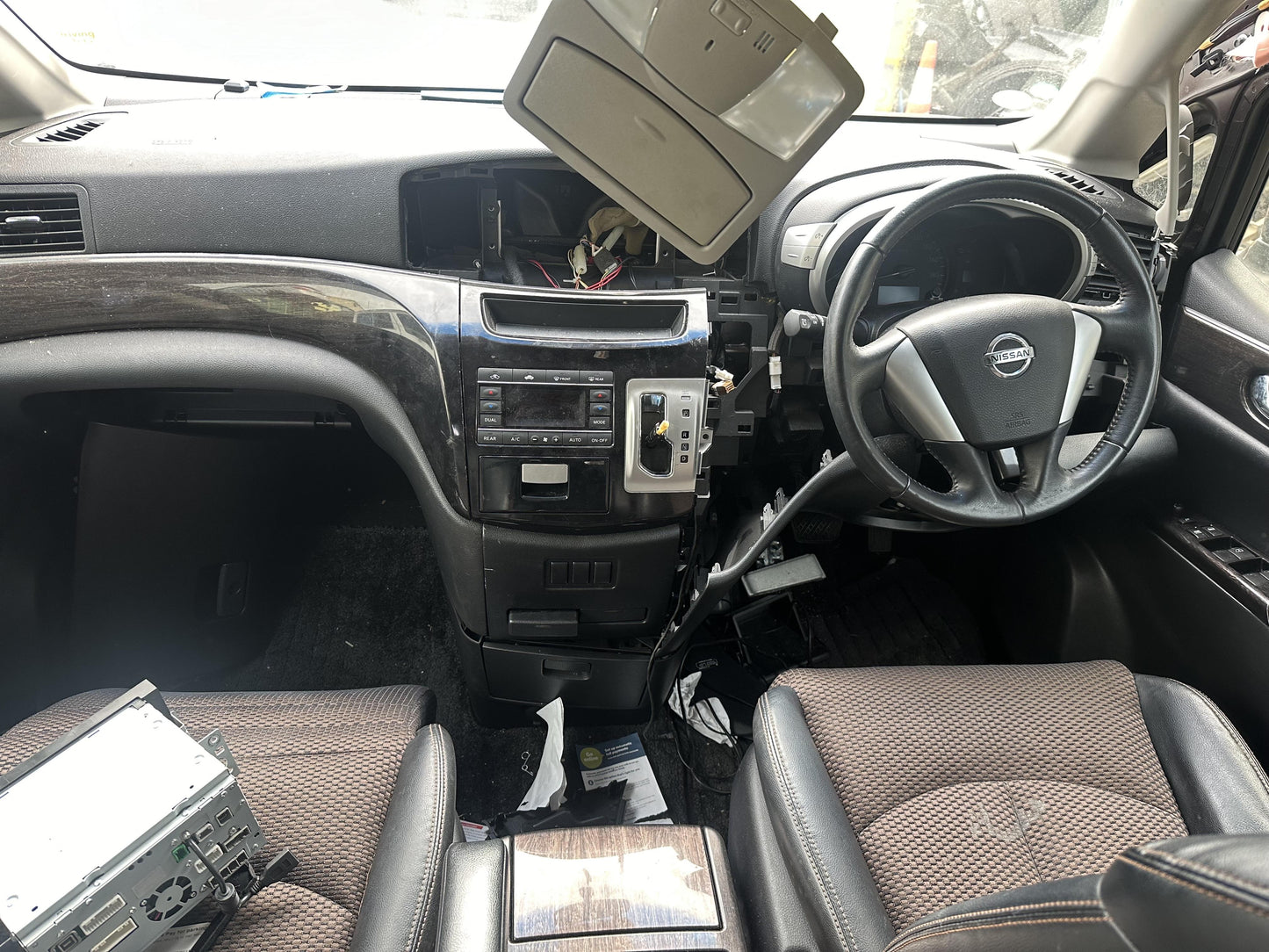 2010 - 2020 Nissan Elgrand QR25 9878400 WRECKING FOR PARTS ONLY