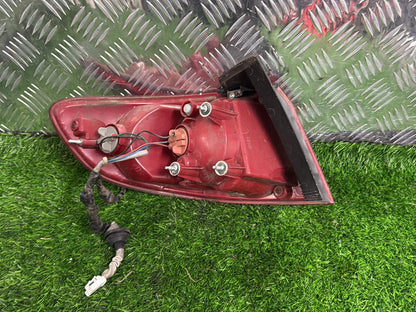 2005 - 2012 Hyundai Santa Fe Right Taillight 92402-2B0 R