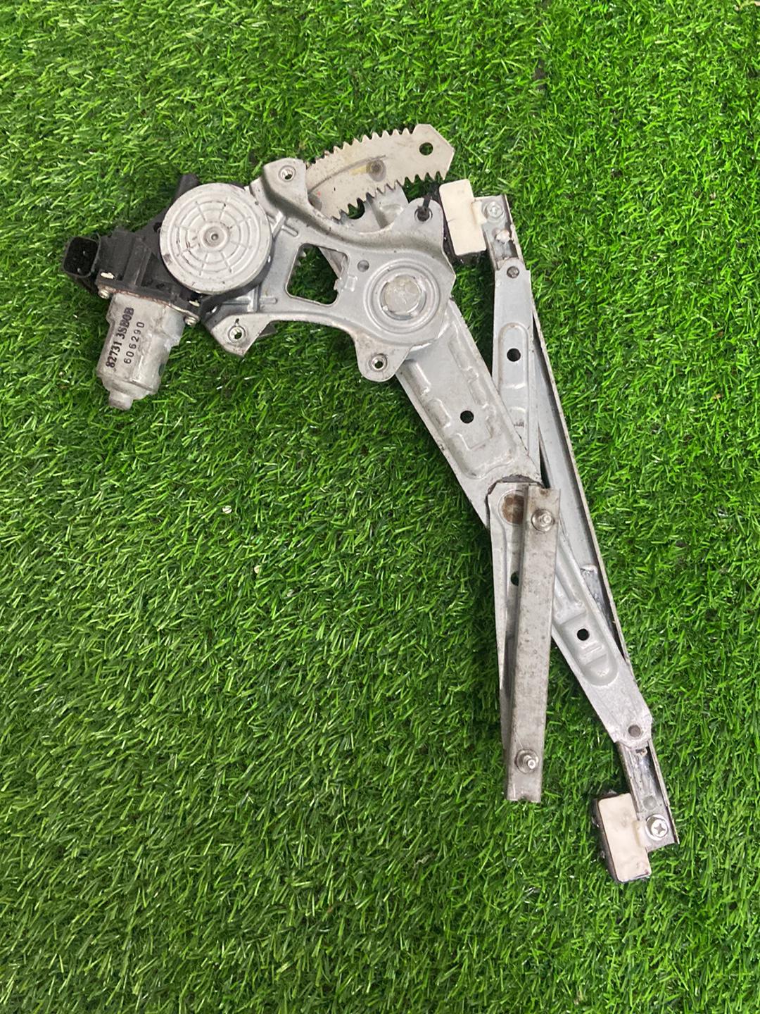 2014 - 2025 Nissan NP300 Navara Left Rear Window Regulator/Motor 82731-3SBOB
