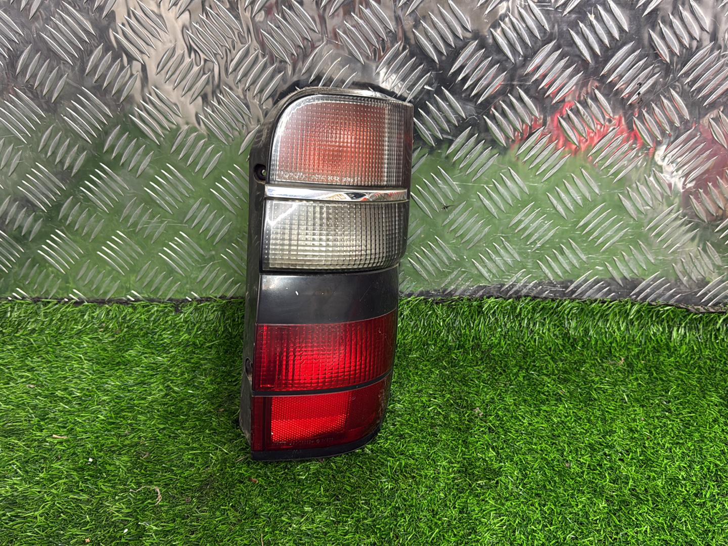 1990 - 2003 Toyota Hiace Right Taillight 26-62