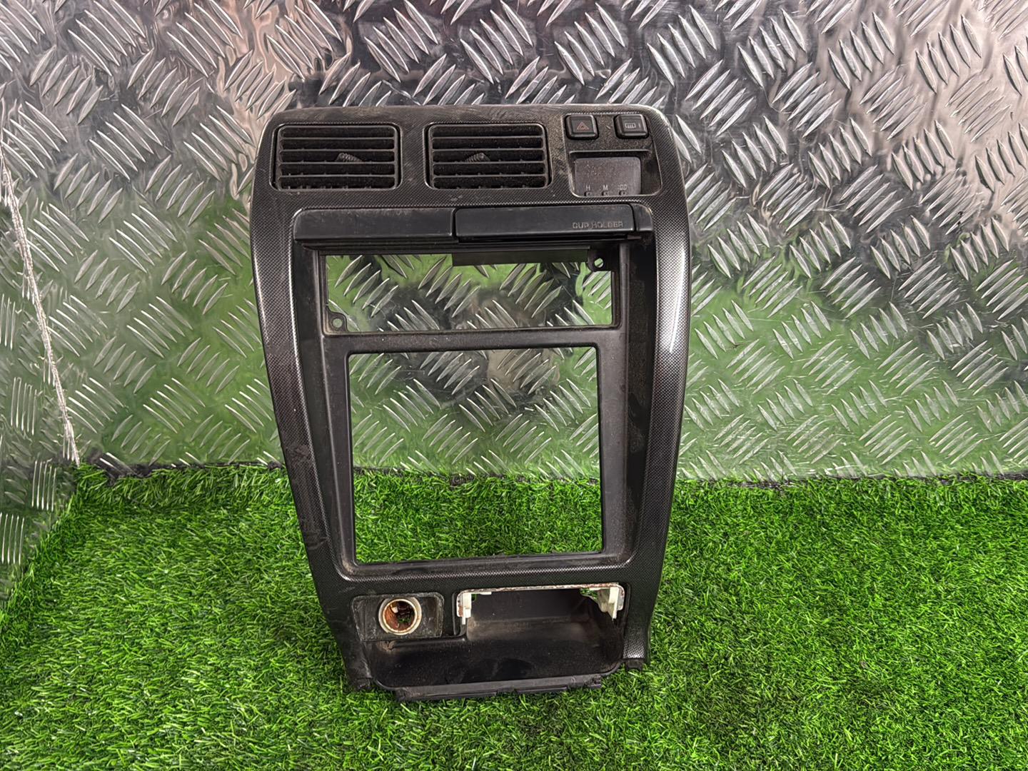 1996 - 2002 Toyota Hilux Surf Dash Vent Surround Centre 55405-35030