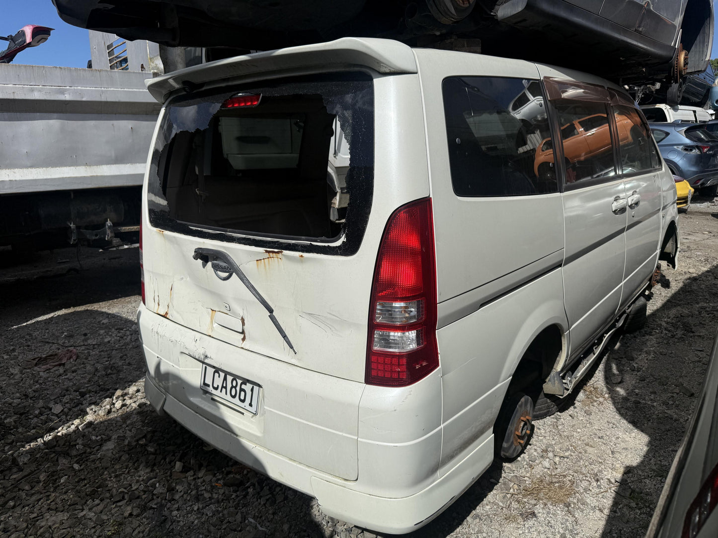 2005 Nissan Serena QR20-524862A WRECKING FOR PARTS ONLY