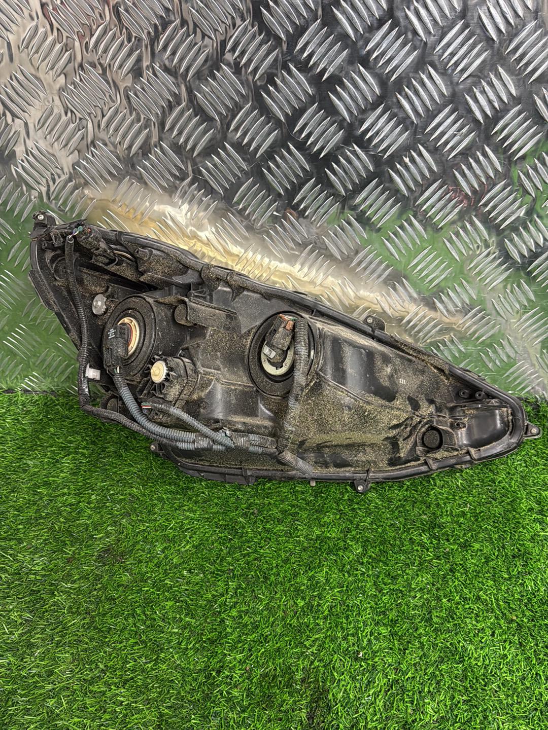 2011 - 2015 Toyota Aqua Left Headlight Koito 52-244