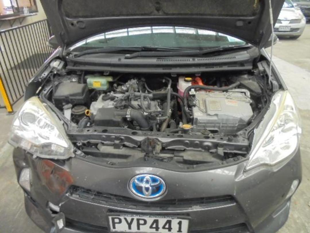 2014 Toyota Aqua 1NZ-7171119 WRECKING FOR PARTS ONLY