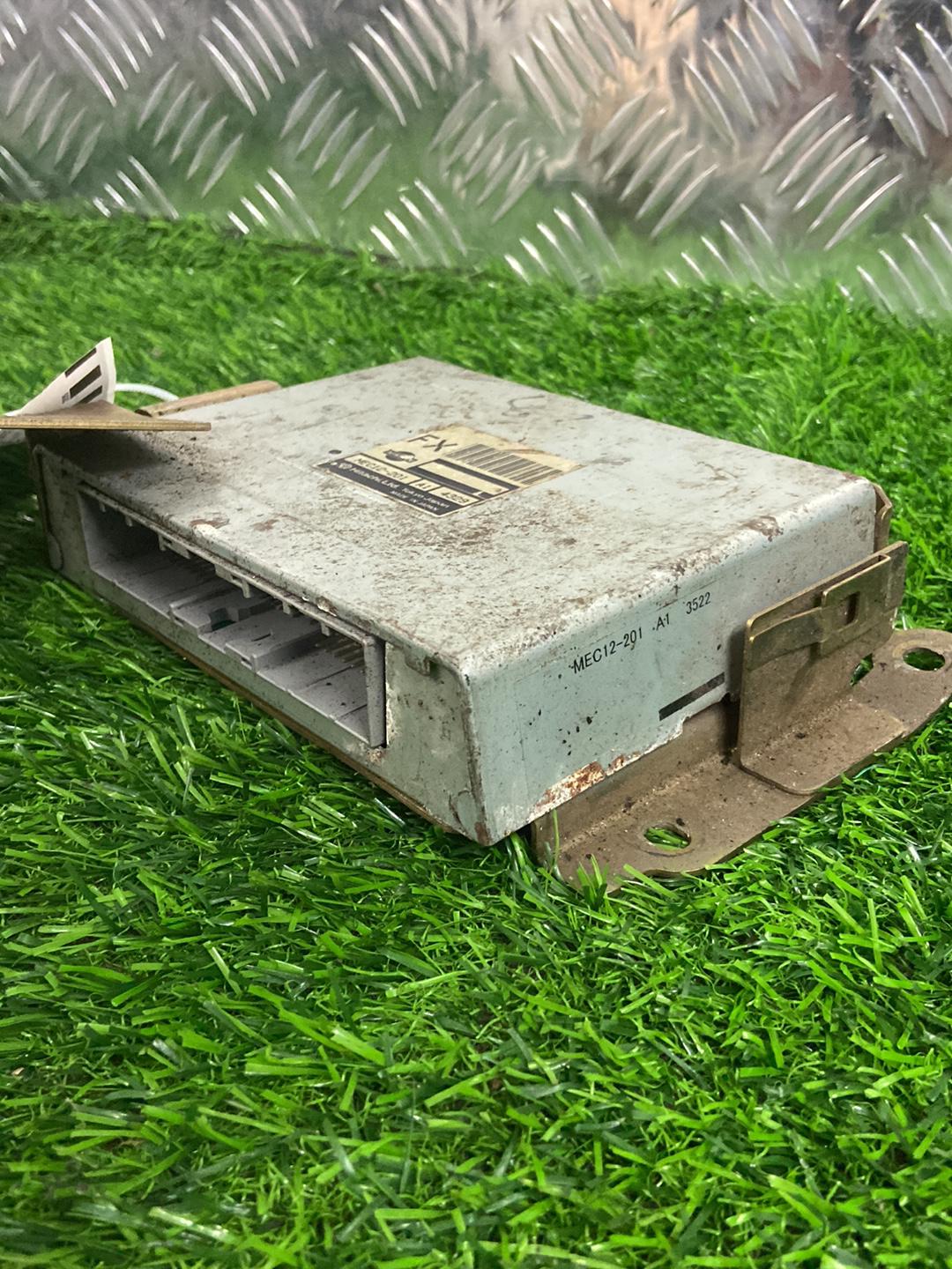 2001 - 2012 Nissan Caravan Engine ECU MEC12201 A1 4329