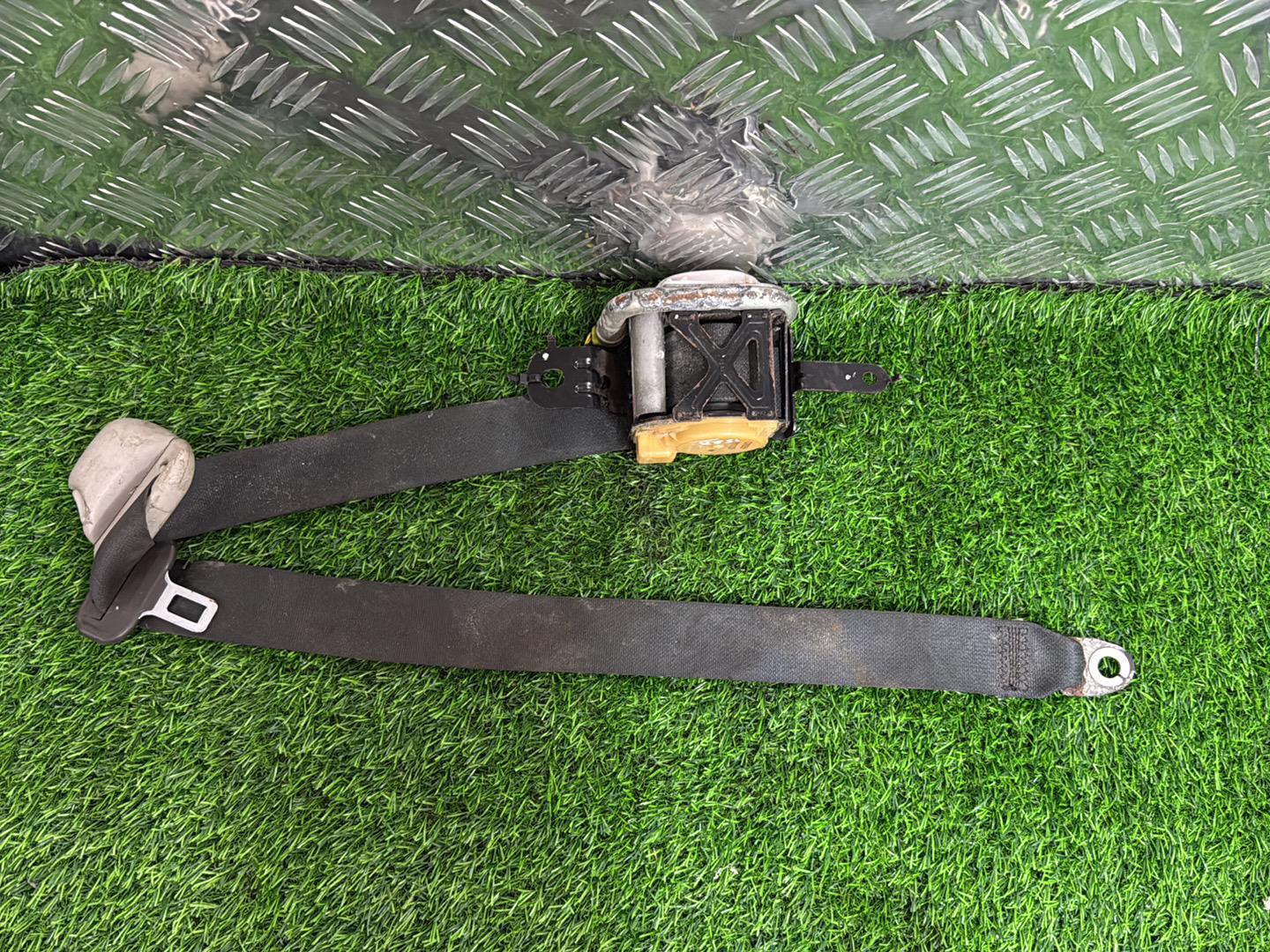 2010 - 2014 Nissan Navara Left Front Seat Belt TTC-AH2-EG452
