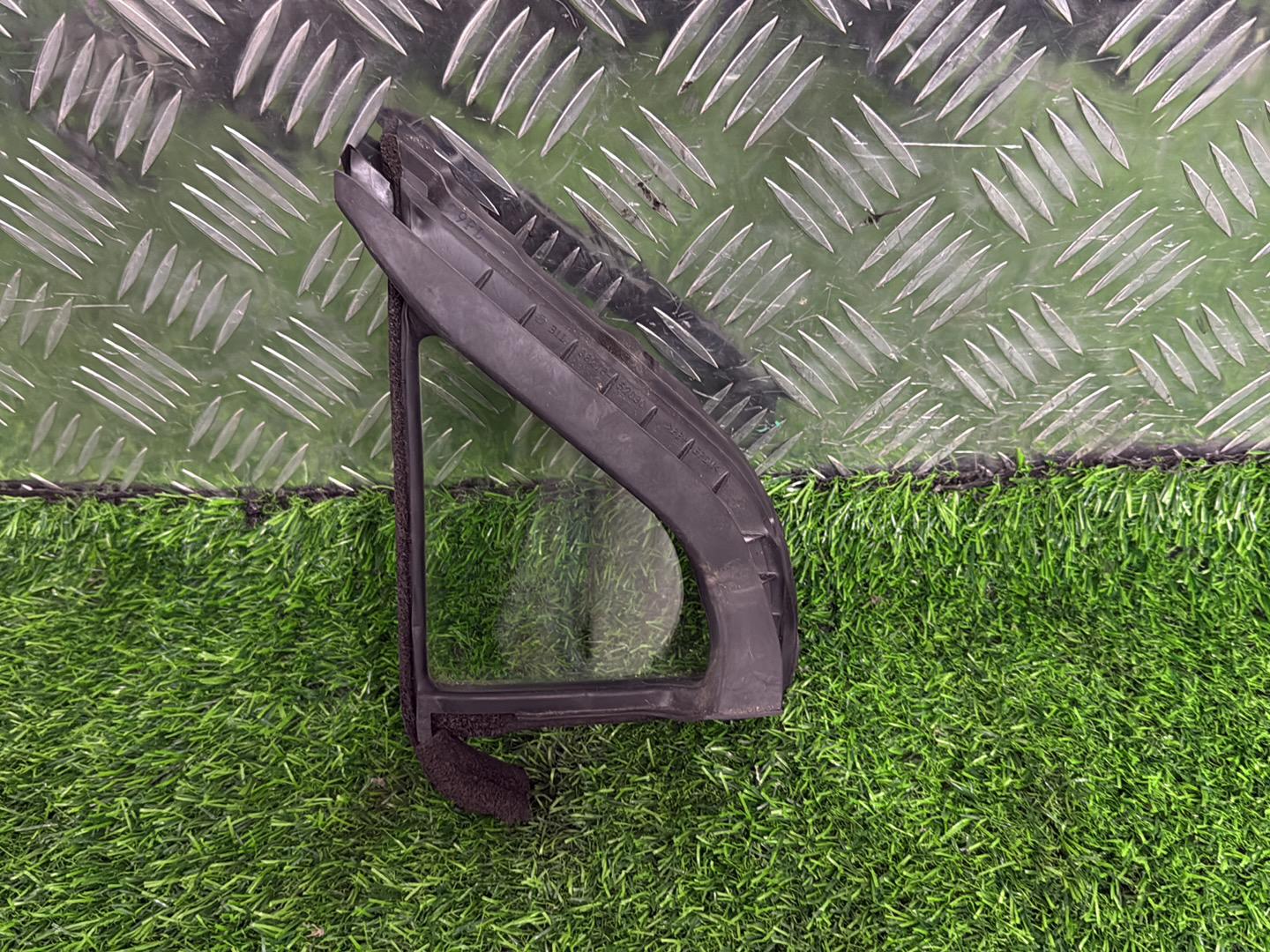 2011 - 2021 Toyota Aqua Left Front Quarter Door Glass M2H3 Tint