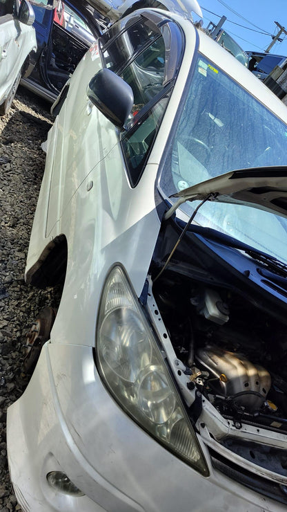 2004 Toyota Estima 2AZ-B085911 WRECKING FOR PARTS ONLY