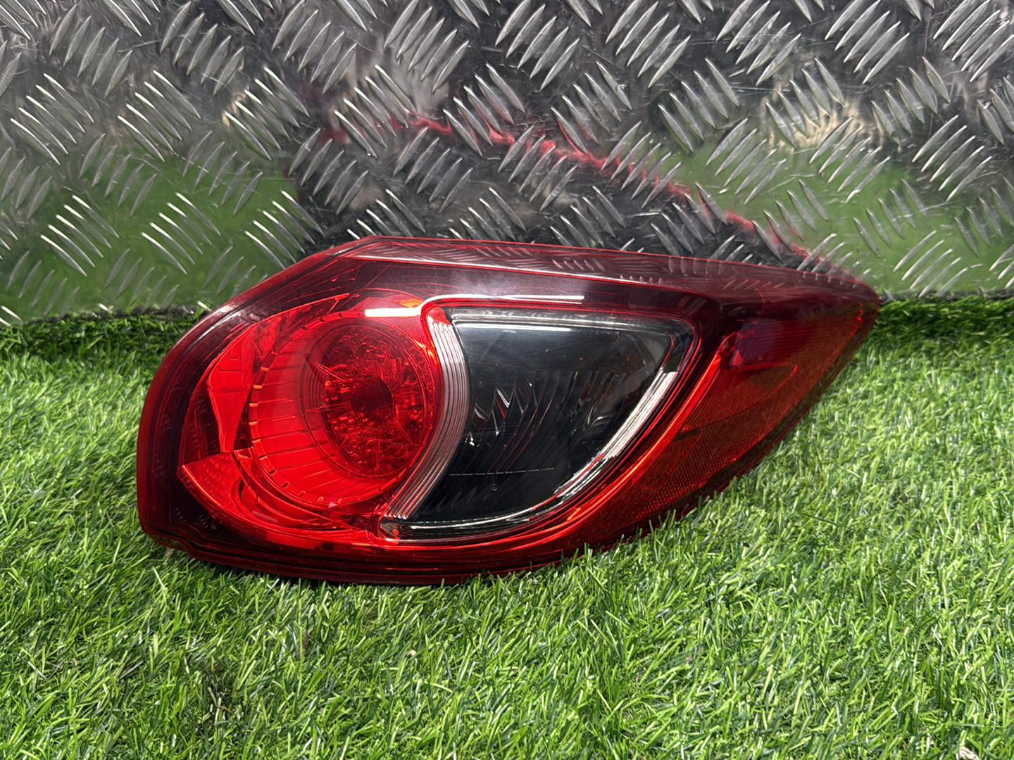 Mazda CX-5 Right Taillight STANLEY W0429