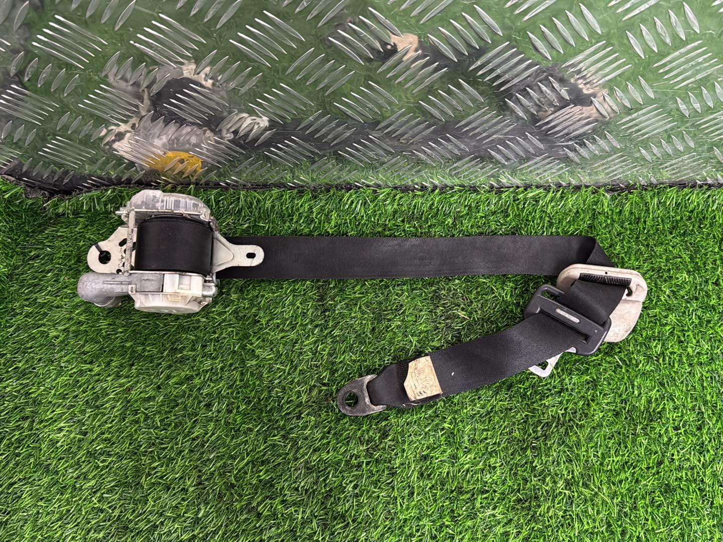 2005 - 2019 Toyota Hiace Right Front Seat Belt 7M1470-P