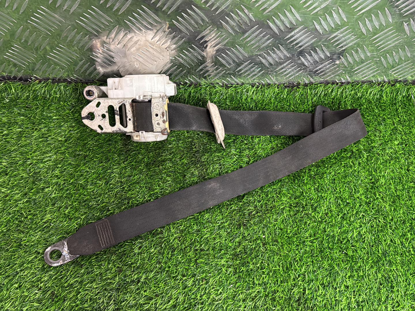 2006 - 2014 Toyota Corolla Left Front Seat Belt 7S8050-P