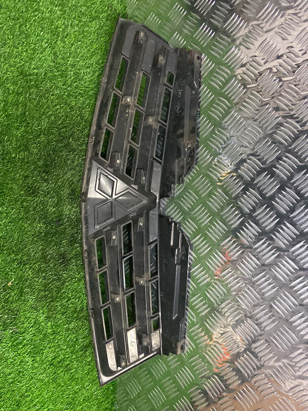 2011 - 2020 Mitsubishi Triton Grille 7450A490